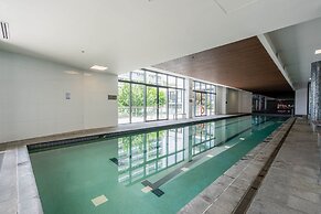 Bright 2-bed Flat Near City Amenities