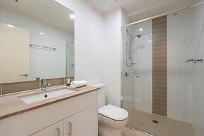 Bright 2-bed Flat Near City Amenities