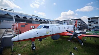 Runway 1331 - Enlight Youth Hostel