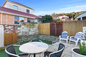 Charming 2-bed House in North Hobart