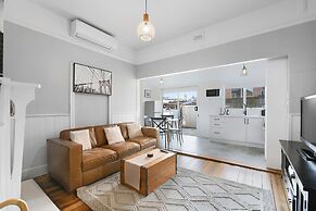 Charming 2-bed House in North Hobart