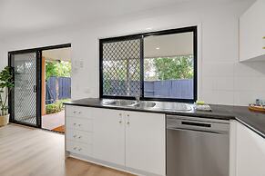 Homely 3-bed Townhouse With Pool & Gym Access