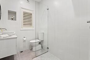 Comfy 2-bed Apartment With A/C Throughout
