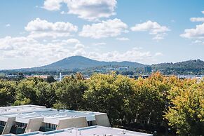 Perfect Located 1-bed With Great Views