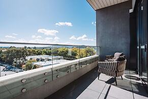 Perfect Located 1-bed With Great Views