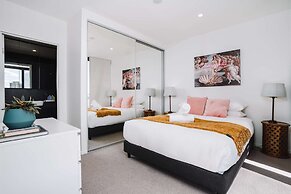 Perfect Located 1-bed With Great Views