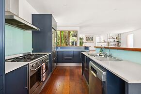 Elegant 3-bed Home With Games Room