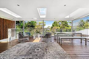 Elegant 3-bed Home With Games Room