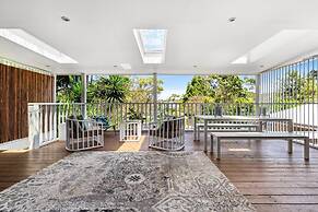 Elegant 3-bed Home With Games Room