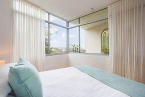 Bronte Beach Coastal Apartment With Ocean View