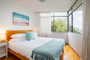 Bronte Beach Coastal Apartment With Ocean View