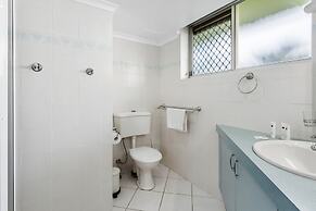 Beachfront 2-bed With Pool, BBQ