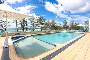 Beachfront 2-bed With Pool, BBQ