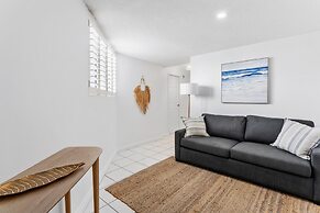 Beachfront 2-bed With Pool, BBQ
