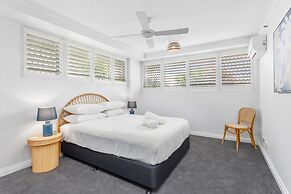 Beachfront 2-bed With Pool, BBQ