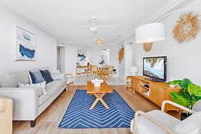 Beachfront 2-bed With Pool, BBQ