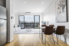 Northcote 3-bed Townhouse Near Cafes & Shops