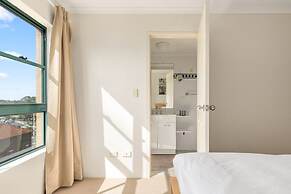 Spacious 3-bed With Alfresco Dining by Amenities