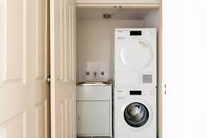 Spacious 3-bed With Alfresco Dining by Amenities