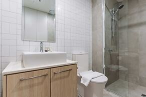 Pristine 2-bed Apartment With Pool and BBQ