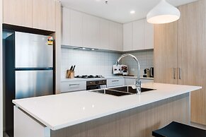Pristine 2-bed Apartment With Pool and BBQ