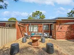 Spacious 2-bed Townhouse With BBQ