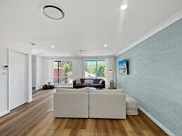 Spacious 2-bed Townhouse With BBQ