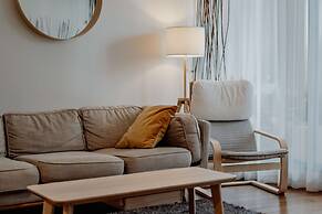 Central 2-bed With Gym and Parking