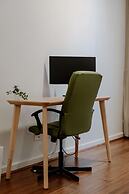 Central 2-bed With Gym and Parking