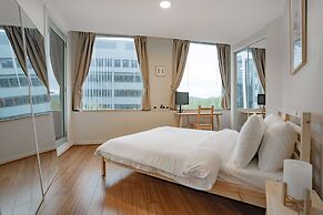 Central 2-bed With Gym and Parking
