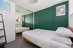 Chic Inner-city 1 Bedroom With Balcony
