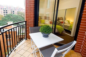 Thriving City Location, Dining hub Near CBD