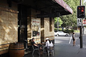 Thriving City Location, Dining hub Near CBD