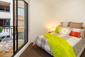 Thriving City Location, Dining hub Near CBD