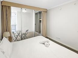 2-bed City Apartment With Gym
