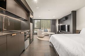 Cosy Braddon Studio With BBQ Area