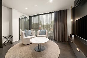 Cosy Braddon Studio With BBQ Area