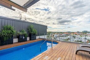 Best Location 2-bed With Gym, Pool 7-min From CBD