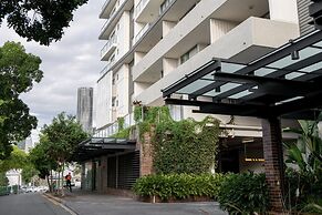 Best Location 2-bed With Gym, Pool 7-min From CBD