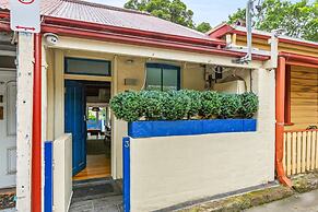 Elegant 1-bed With Study by Balmain Wharf