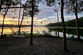 Lake Chill Resort