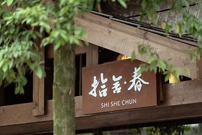Shishe Spring Designer Homestay