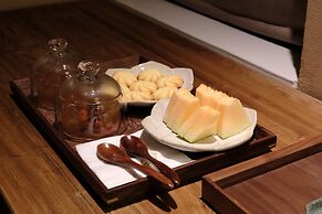 Shishe Spring Designer Homestay