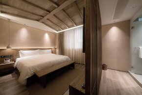 Shishe Spring Designer Homestay