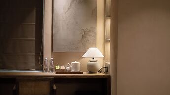 Shishe Spring Designer Homestay