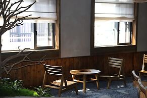 Shishe Spring Designer Homestay