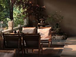 Shishe Spring Designer Homestay