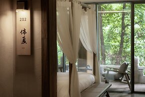 Shishe Spring Designer Homestay