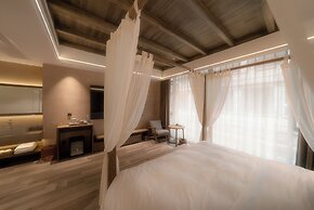 Shishe Spring Designer Homestay