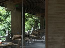 Shishe Spring Designer Homestay